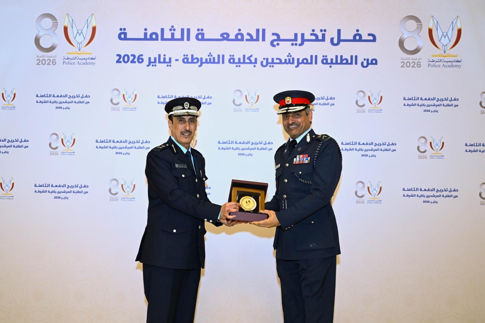 آمر الأكاديمية الملكية للشرطة يحضر حفل تخريج أكاديمية الشرطة القطرية ويلتقي برئيس الأكاديمية<